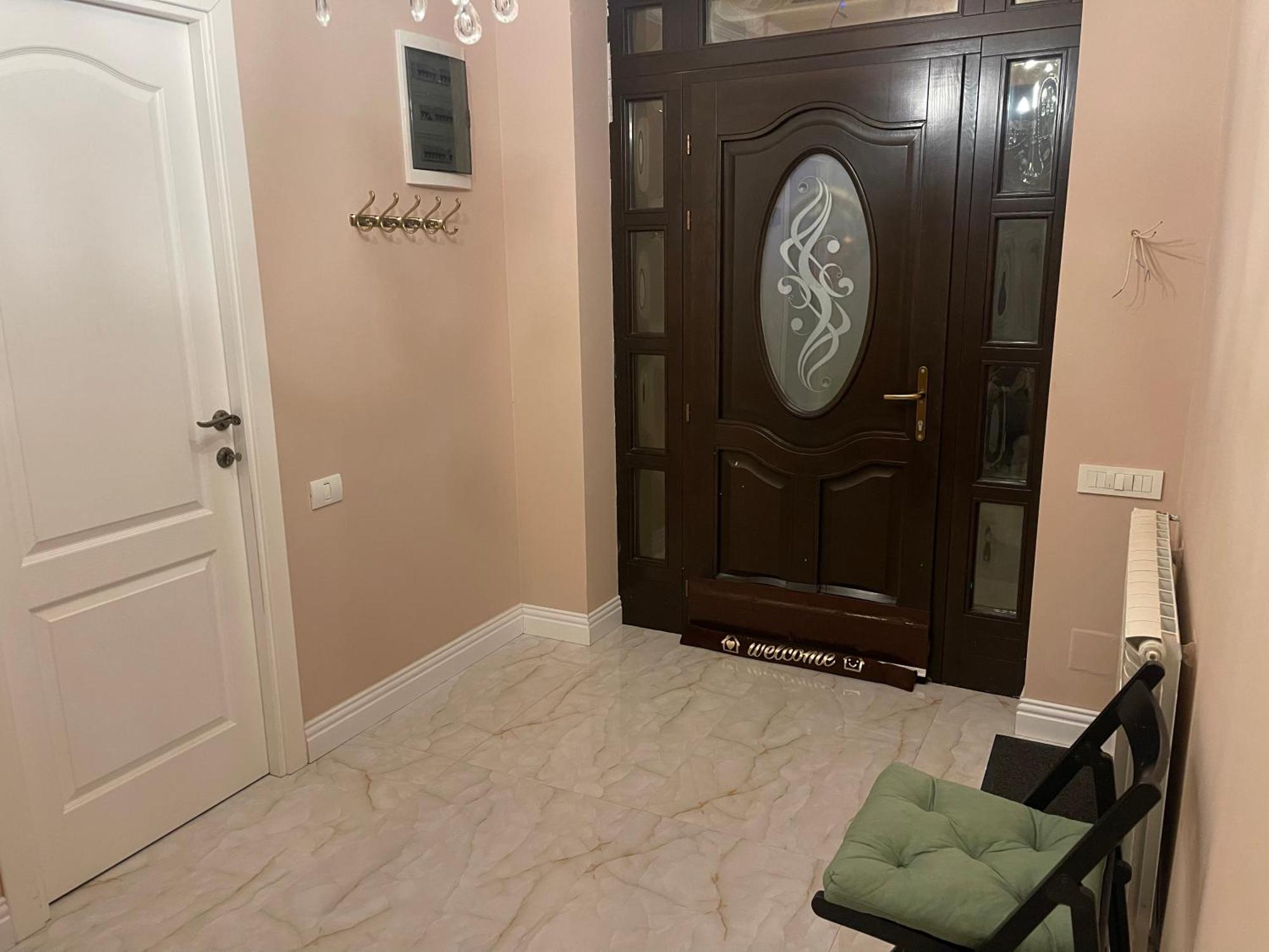 Room In A Private House - 5 Min From Therme And Airport Corbeanca Extérieur photo